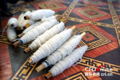 古老的藏族羊毛织品:氆氇